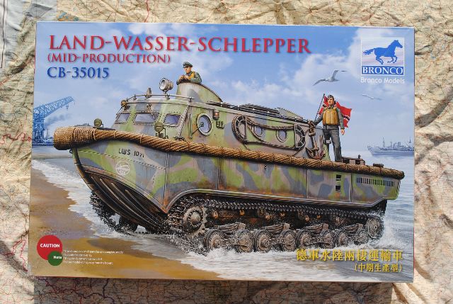 CB350015 Land-Wasser-Schlepper 
